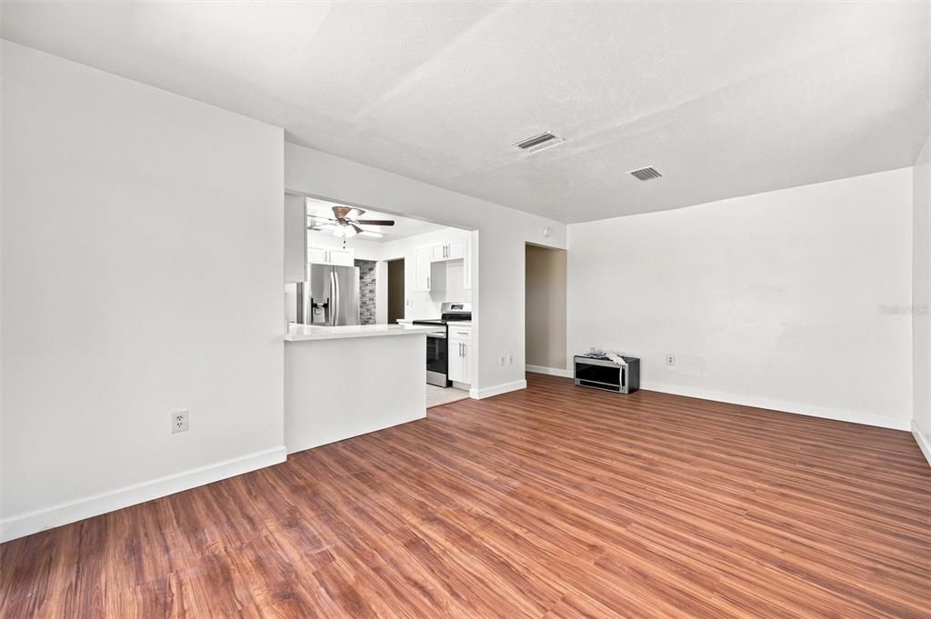 For Sale: $360,000 (4 beds, 3 baths, 2512 Square Feet)