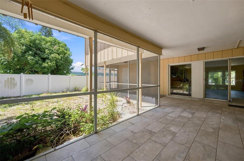 For Sale: $360,000 (4 beds, 3 baths, 2512 Square Feet)