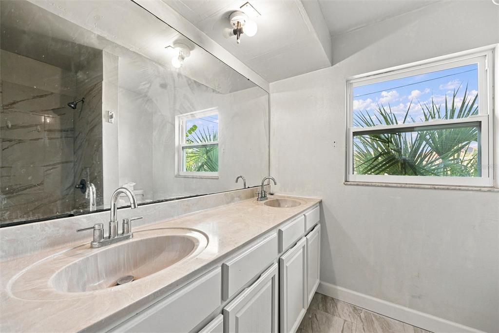 For Sale: $360,000 (4 beds, 3 baths, 2512 Square Feet)