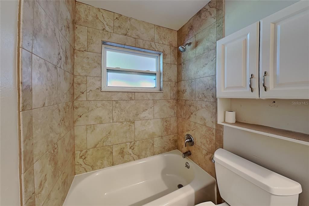 В аренду: $2,499 (4 спален, 2 ванн, 1625 Квадратных фут)