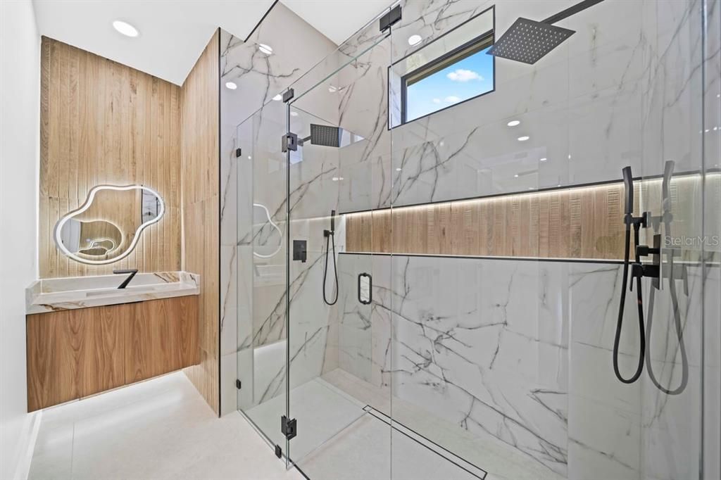 For Sale: $385,000 (4 beds, 3 baths, 1758 Square Feet)