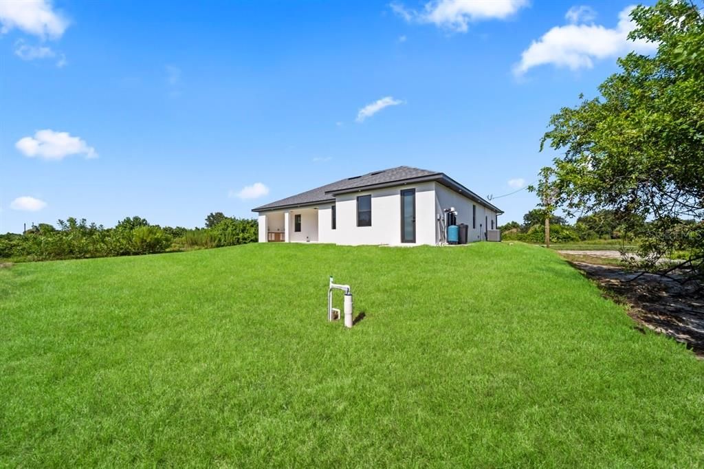 For Sale: $385,000 (4 beds, 3 baths, 1758 Square Feet)