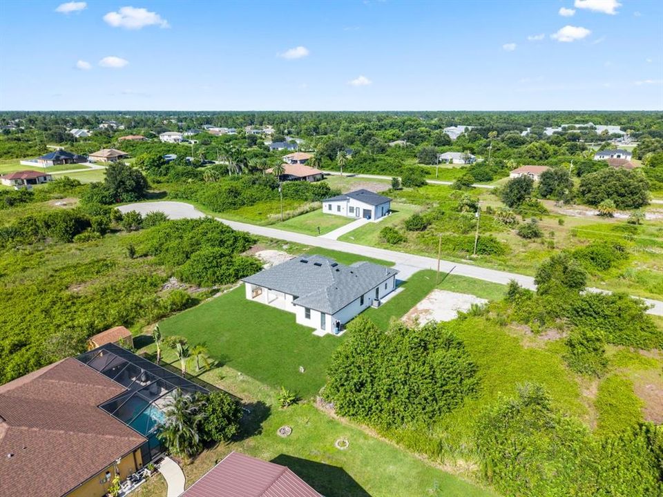 For Sale: $385,000 (4 beds, 3 baths, 1758 Square Feet)