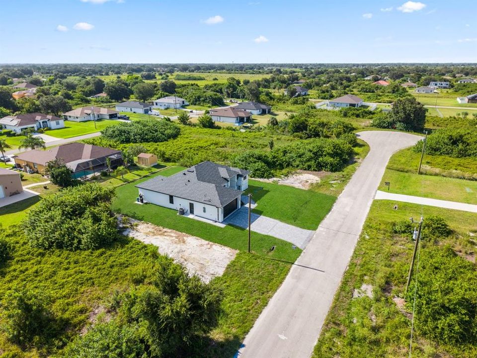 For Sale: $385,000 (4 beds, 3 baths, 1758 Square Feet)