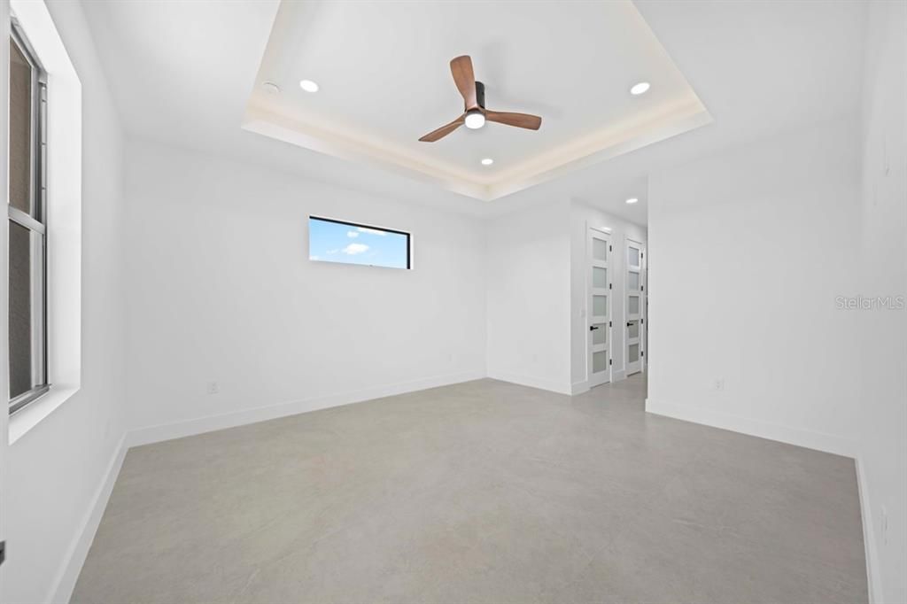 For Sale: $385,000 (4 beds, 3 baths, 1758 Square Feet)