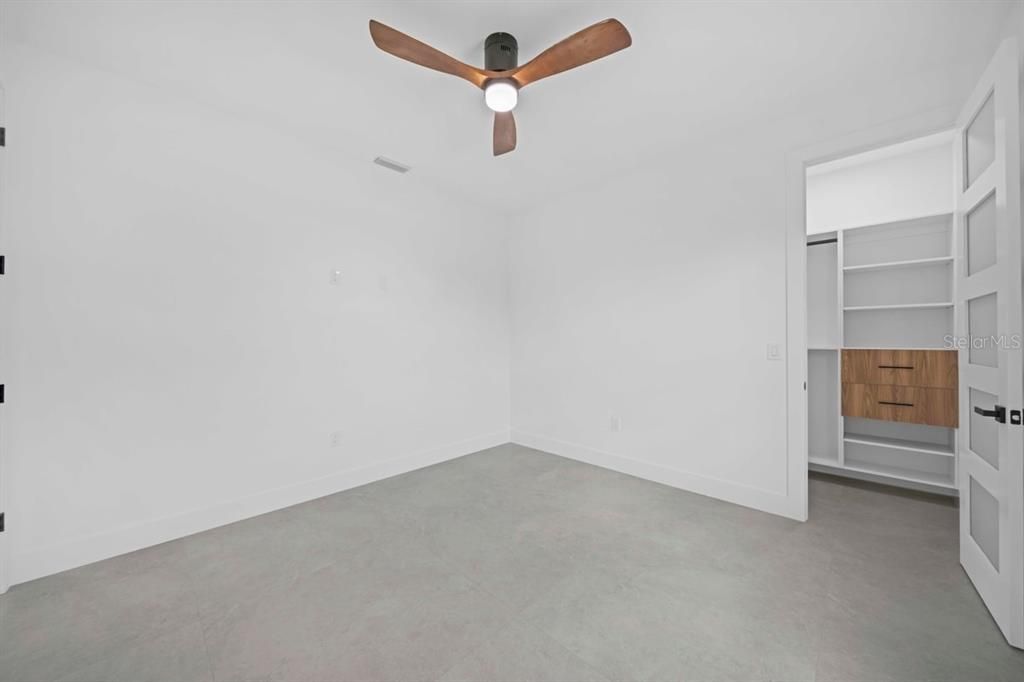 For Sale: $385,000 (4 beds, 3 baths, 1758 Square Feet)