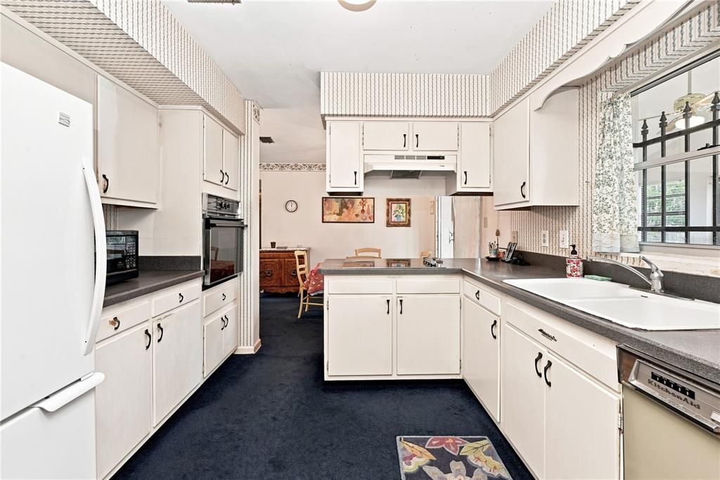 For Sale: $350,000 (3 beds, 2 baths, 1334 Square Feet)