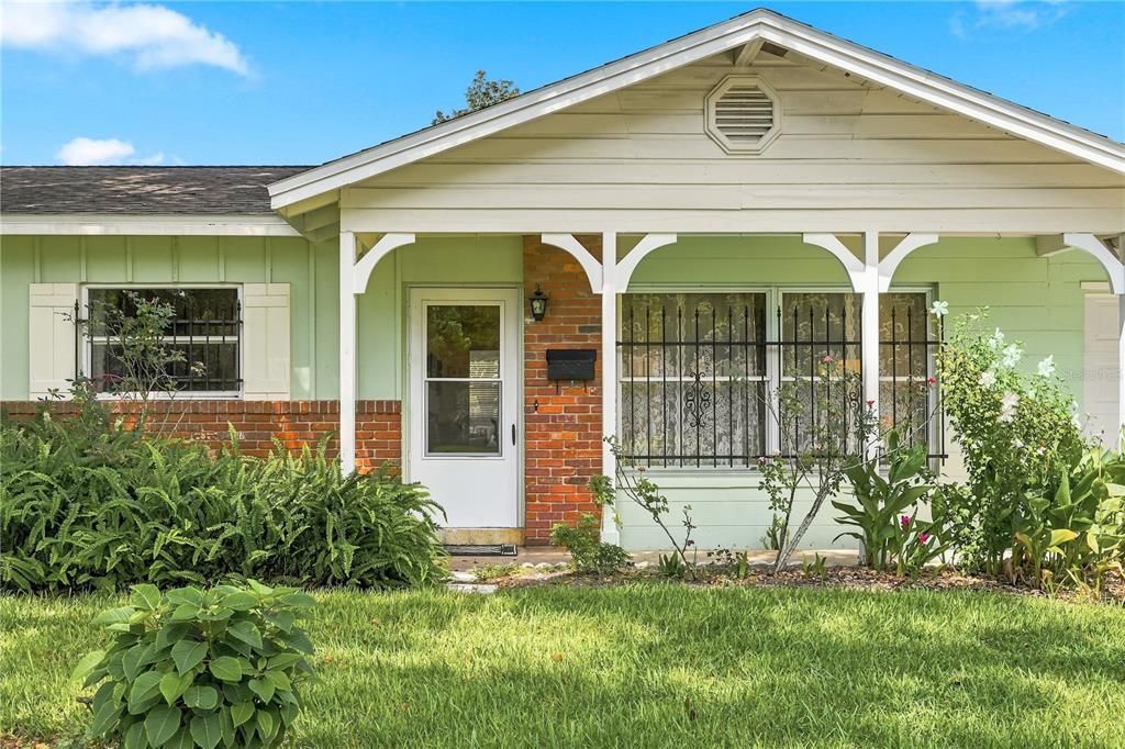 For Sale: $350,000 (3 beds, 2 baths, 1334 Square Feet)