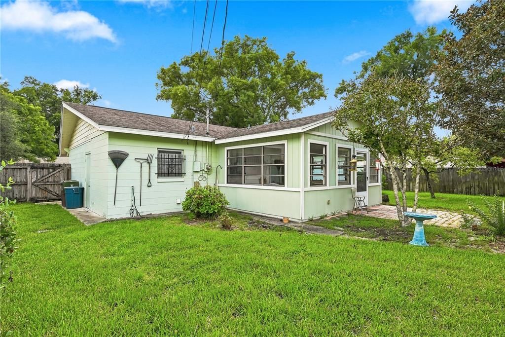 For Sale: $350,000 (3 beds, 2 baths, 1334 Square Feet)