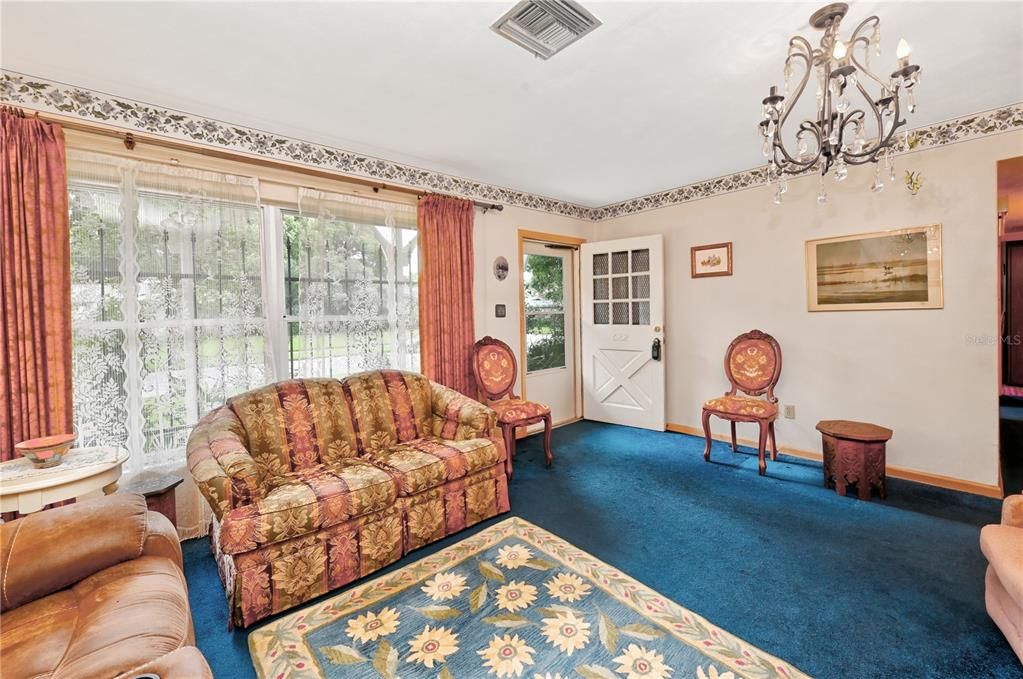 For Sale: $350,000 (3 beds, 2 baths, 1334 Square Feet)