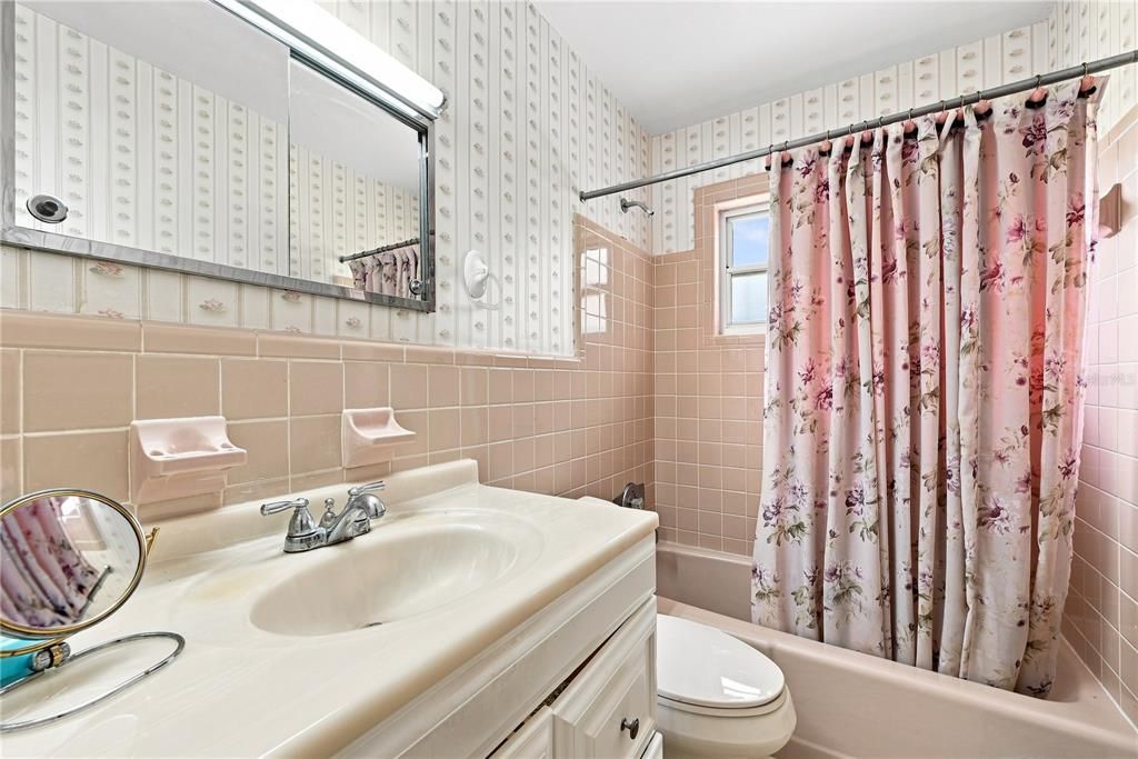 For Sale: $350,000 (3 beds, 2 baths, 1334 Square Feet)