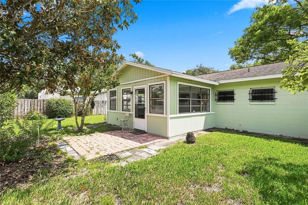 For Sale: $350,000 (3 beds, 2 baths, 1334 Square Feet)