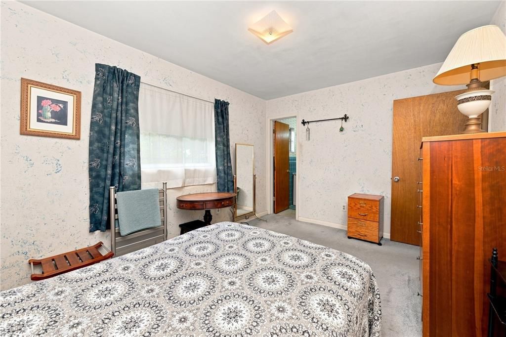 For Sale: $350,000 (3 beds, 2 baths, 1334 Square Feet)