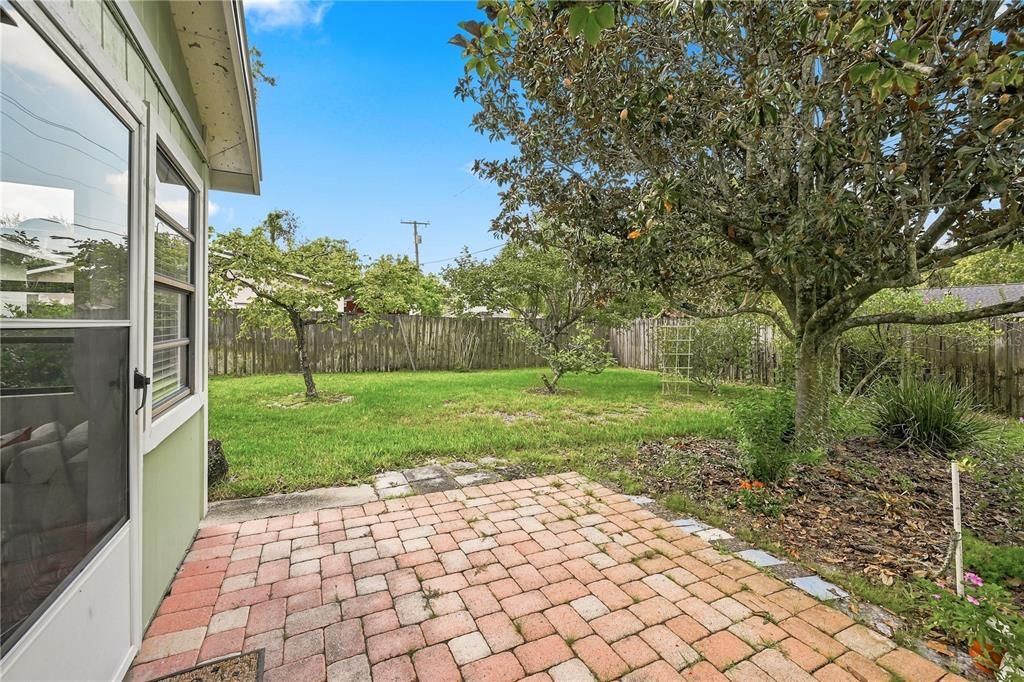 For Sale: $350,000 (3 beds, 2 baths, 1334 Square Feet)