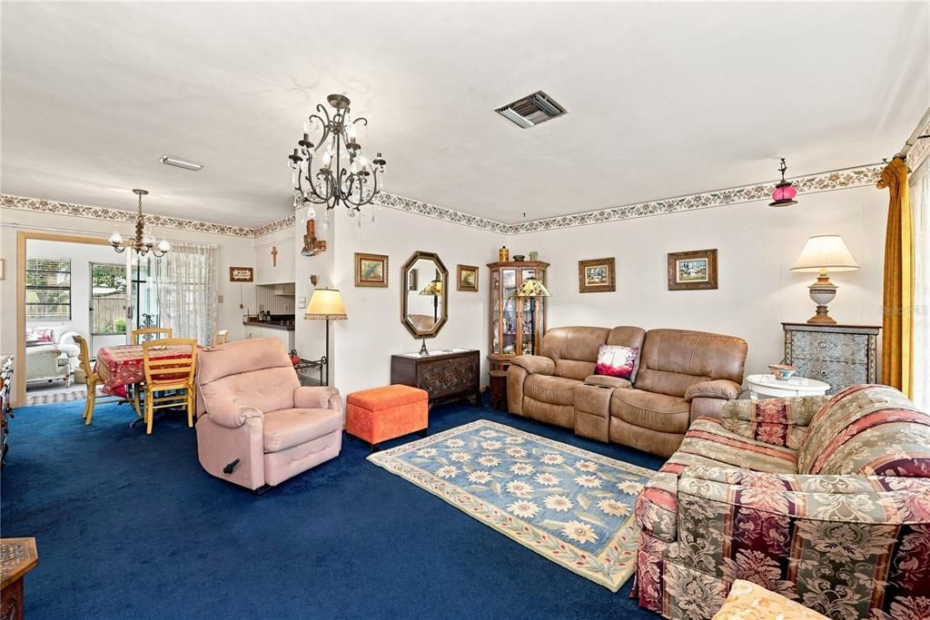 For Sale: $350,000 (3 beds, 2 baths, 1334 Square Feet)