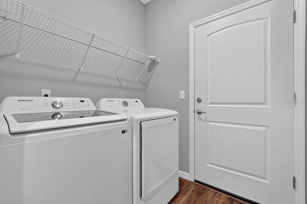 For Sale: $399,000 (3 beds, 2 baths, 1724 Square Feet)