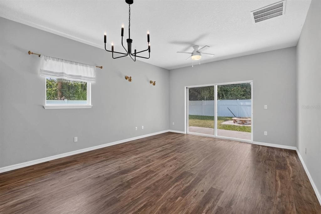 For Sale: $399,000 (3 beds, 2 baths, 1724 Square Feet)