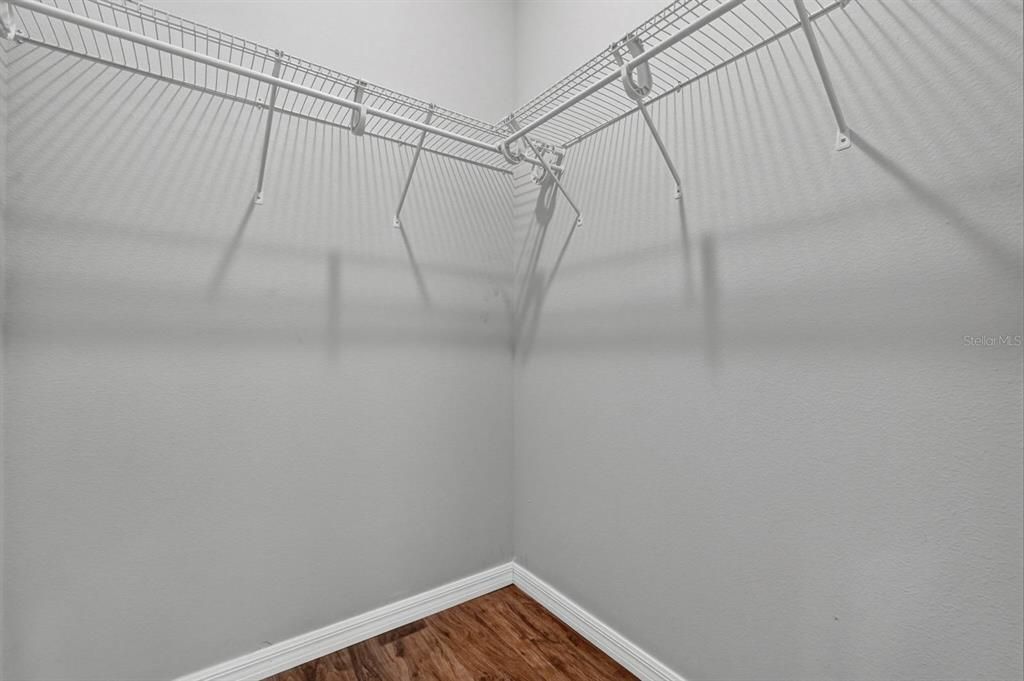 For Sale: $399,000 (3 beds, 2 baths, 1724 Square Feet)