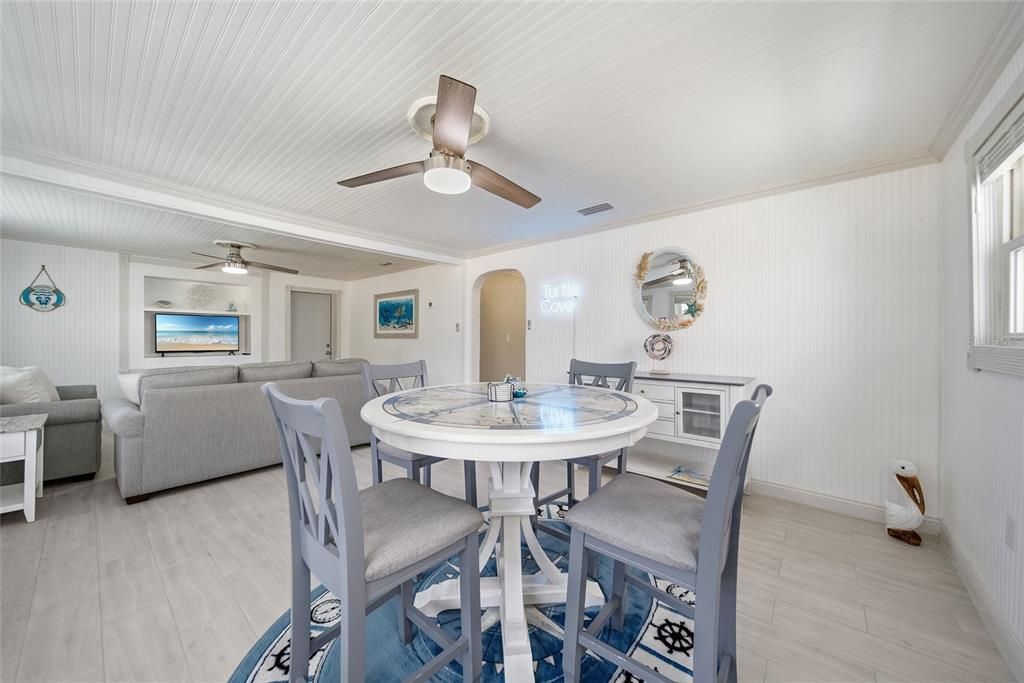 For Sale: $675,000 (2 beds, 1 baths, 1092 Square Feet)