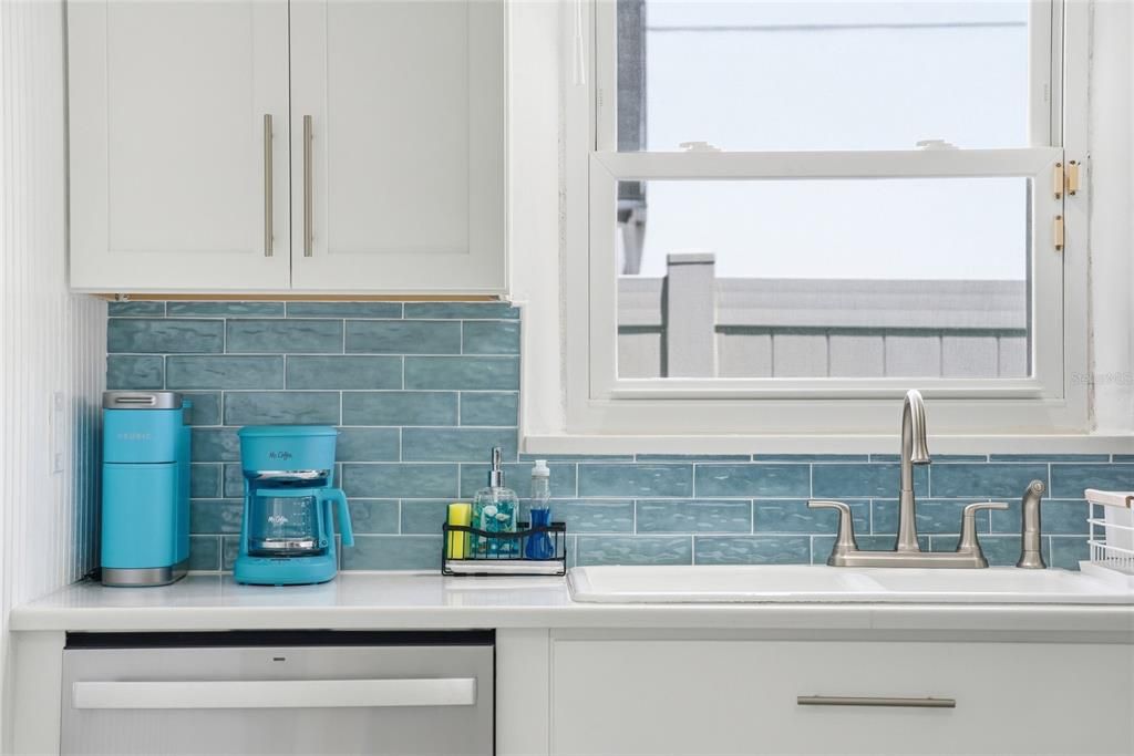 For Sale: $675,000 (2 beds, 1 baths, 1092 Square Feet)