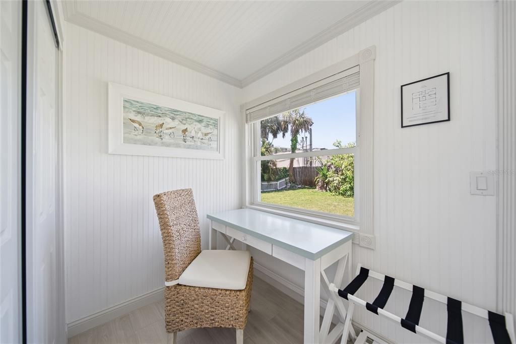 For Sale: $675,000 (2 beds, 1 baths, 1092 Square Feet)