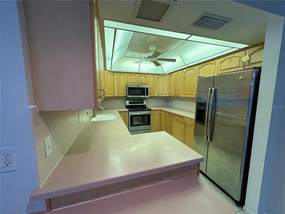 For Rent: $2,950 (2 beds, 2 baths, 1288 Square Feet)