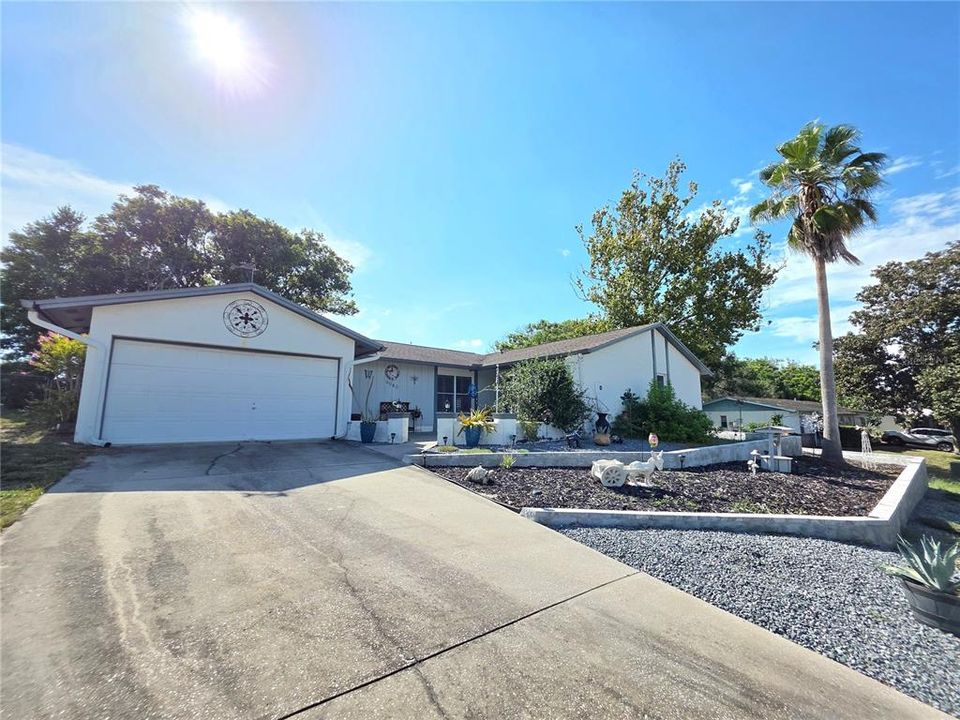 For Sale: $365,000 (3 beds, 2 baths, 1754 Square Feet)
