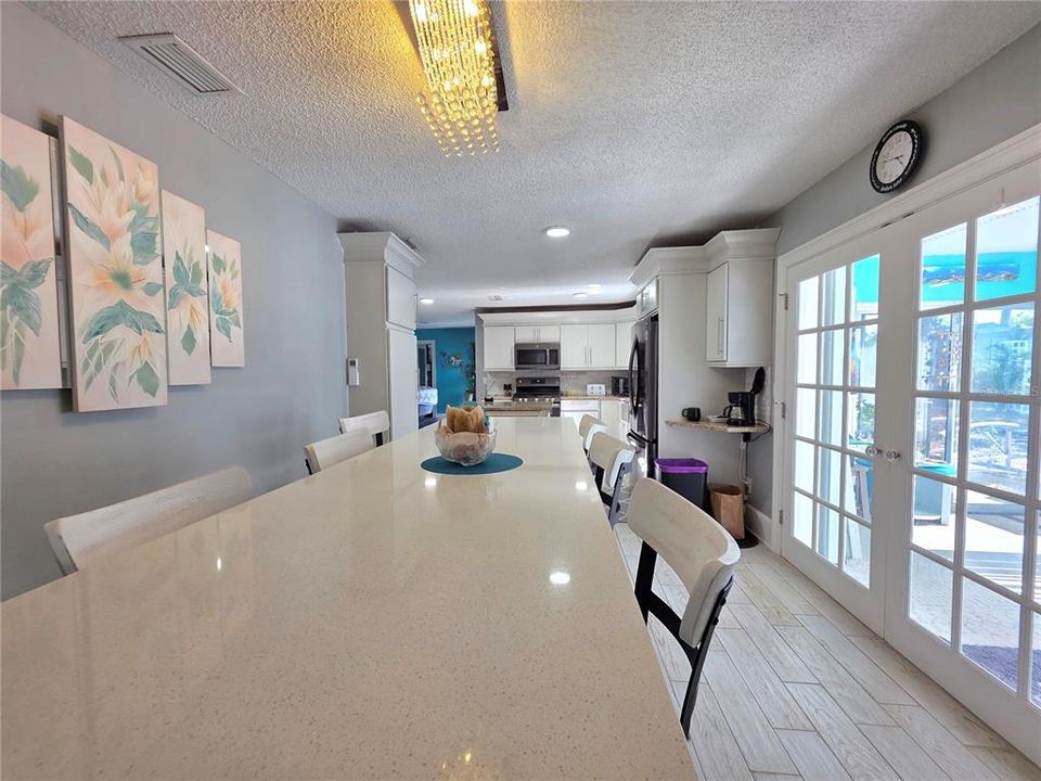 For Sale: $365,000 (3 beds, 2 baths, 1754 Square Feet)