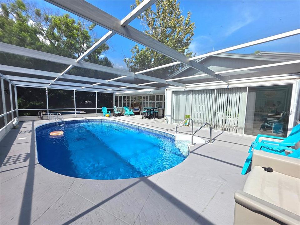 For Sale: $365,000 (3 beds, 2 baths, 1754 Square Feet)