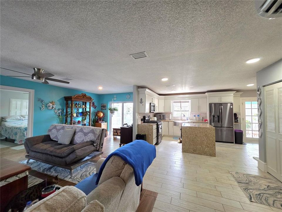 For Sale: $365,000 (3 beds, 2 baths, 1754 Square Feet)