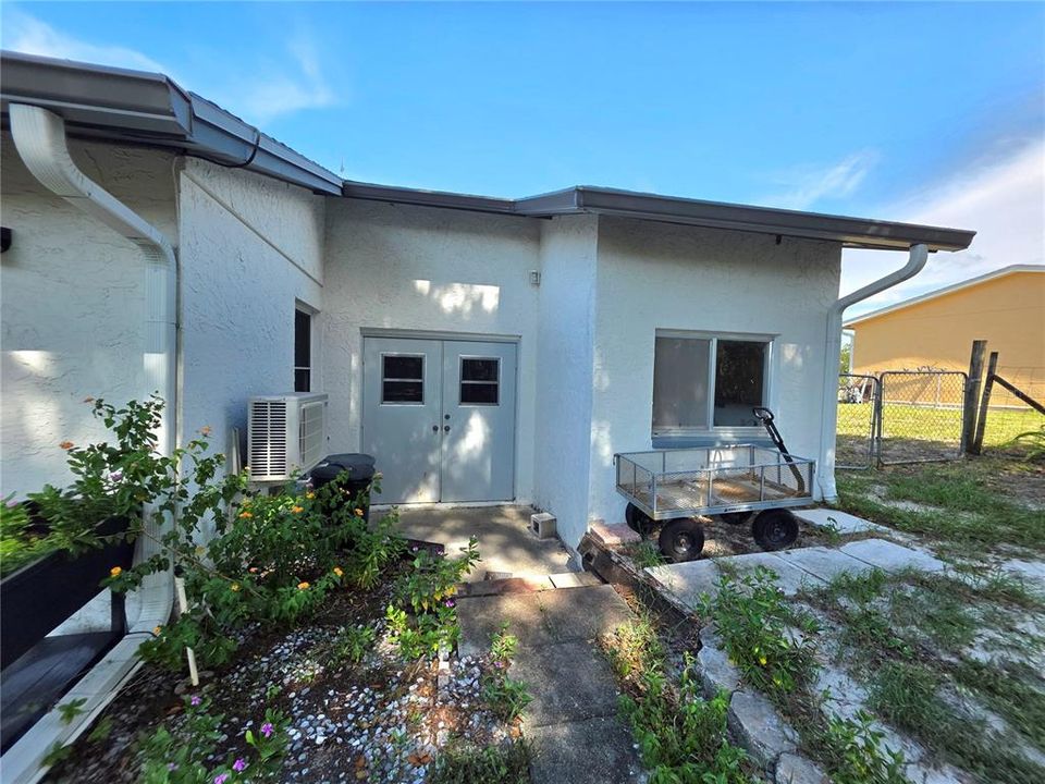 For Sale: $365,000 (3 beds, 2 baths, 1754 Square Feet)