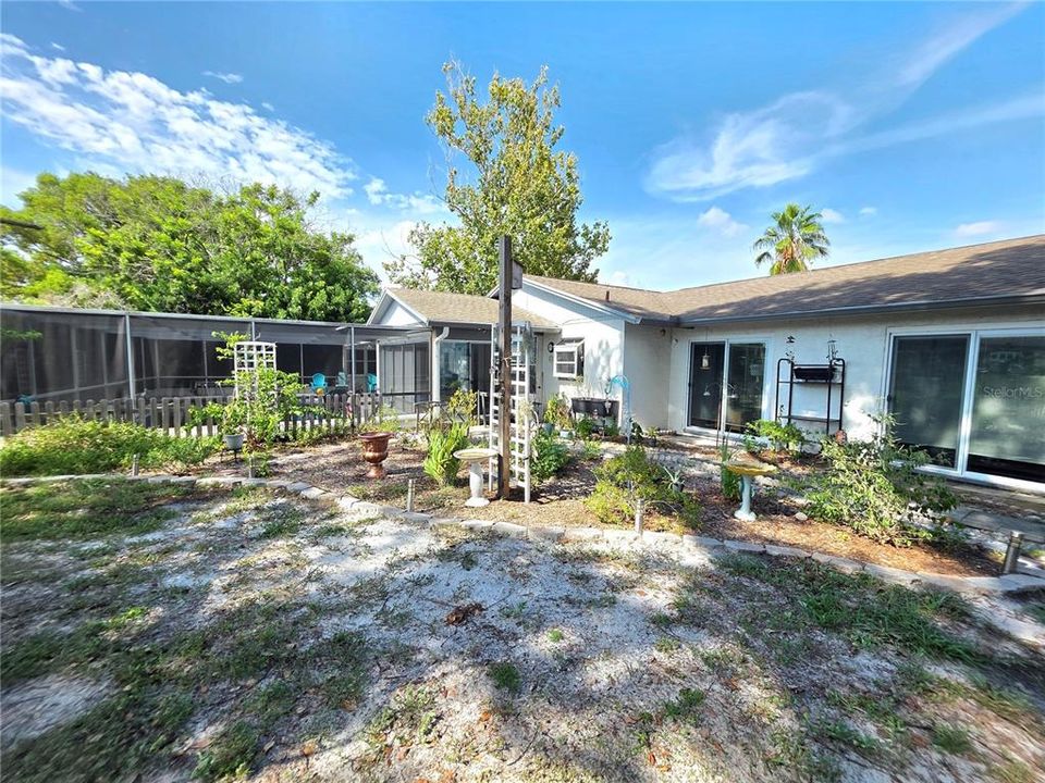 For Sale: $365,000 (3 beds, 2 baths, 1754 Square Feet)