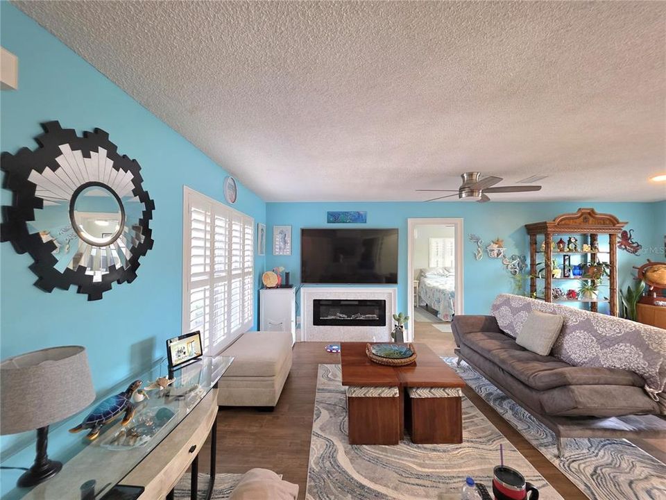 For Sale: $365,000 (3 beds, 2 baths, 1754 Square Feet)