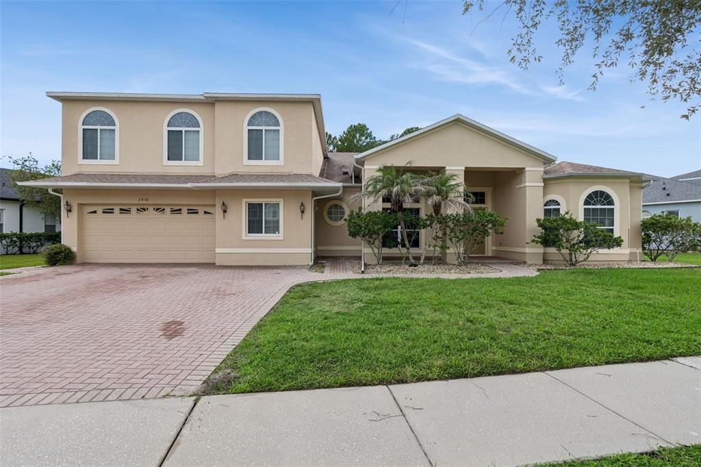 For Sale: $799,900 (6 beds, 5 baths, 4859 Square Feet)