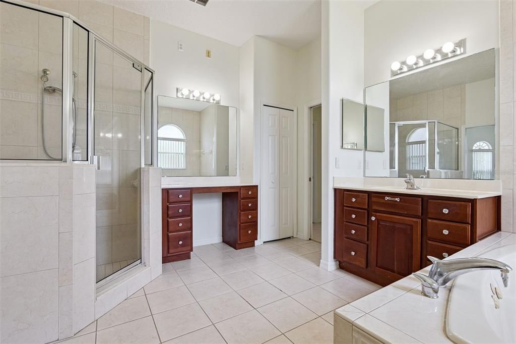 For Sale: $799,900 (6 beds, 5 baths, 4859 Square Feet)