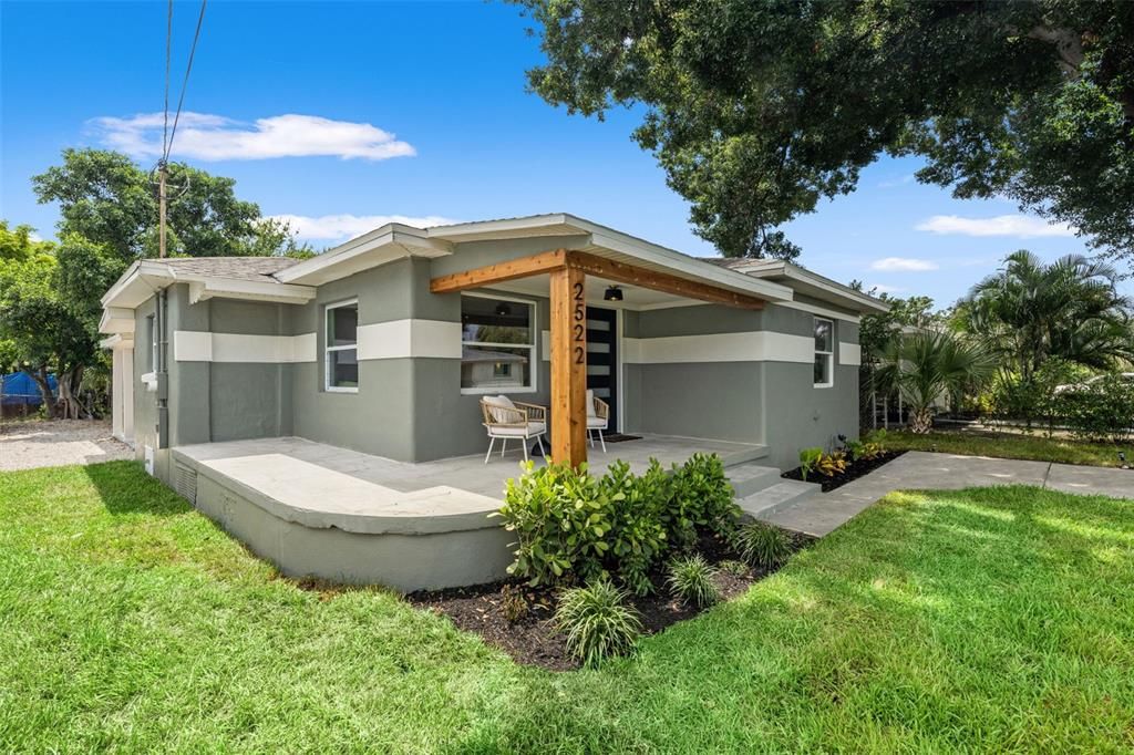 For Sale: $575,000 (3 beds, 3 baths, 1574 Square Feet)