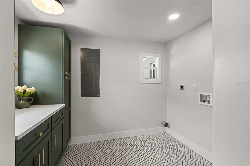 For Sale: $575,000 (3 beds, 3 baths, 1574 Square Feet)