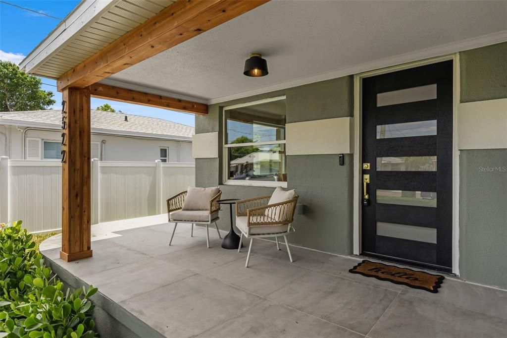 For Sale: $575,000 (3 beds, 3 baths, 1574 Square Feet)