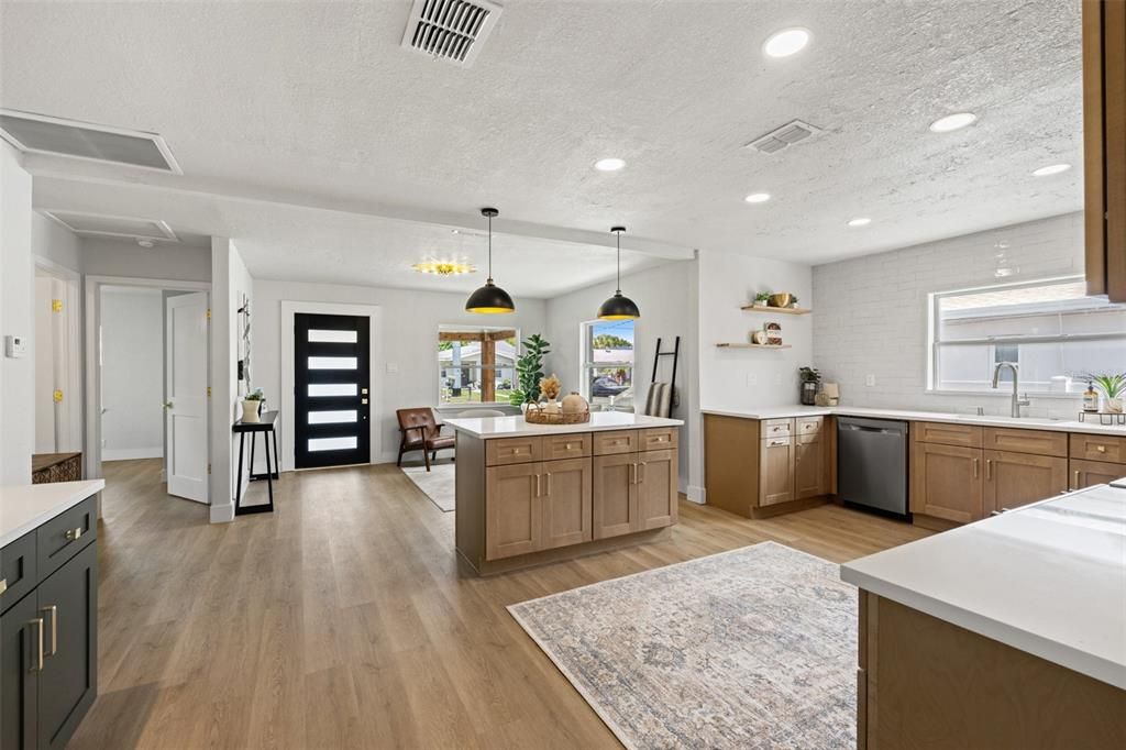 For Sale: $575,000 (3 beds, 3 baths, 1574 Square Feet)