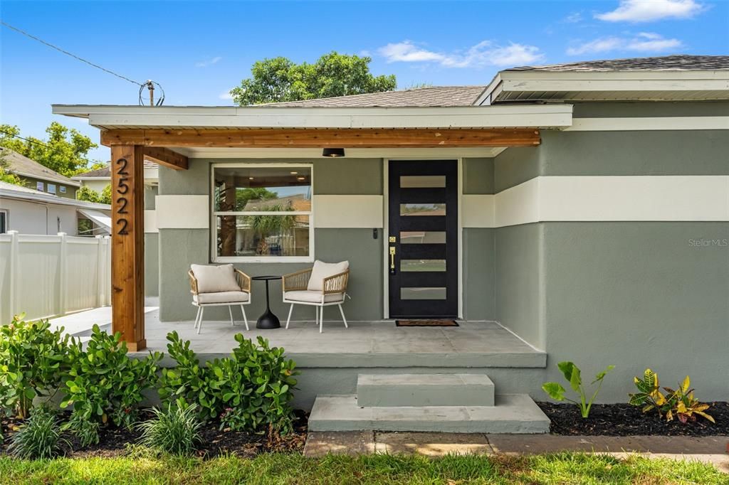 For Sale: $575,000 (3 beds, 3 baths, 1574 Square Feet)