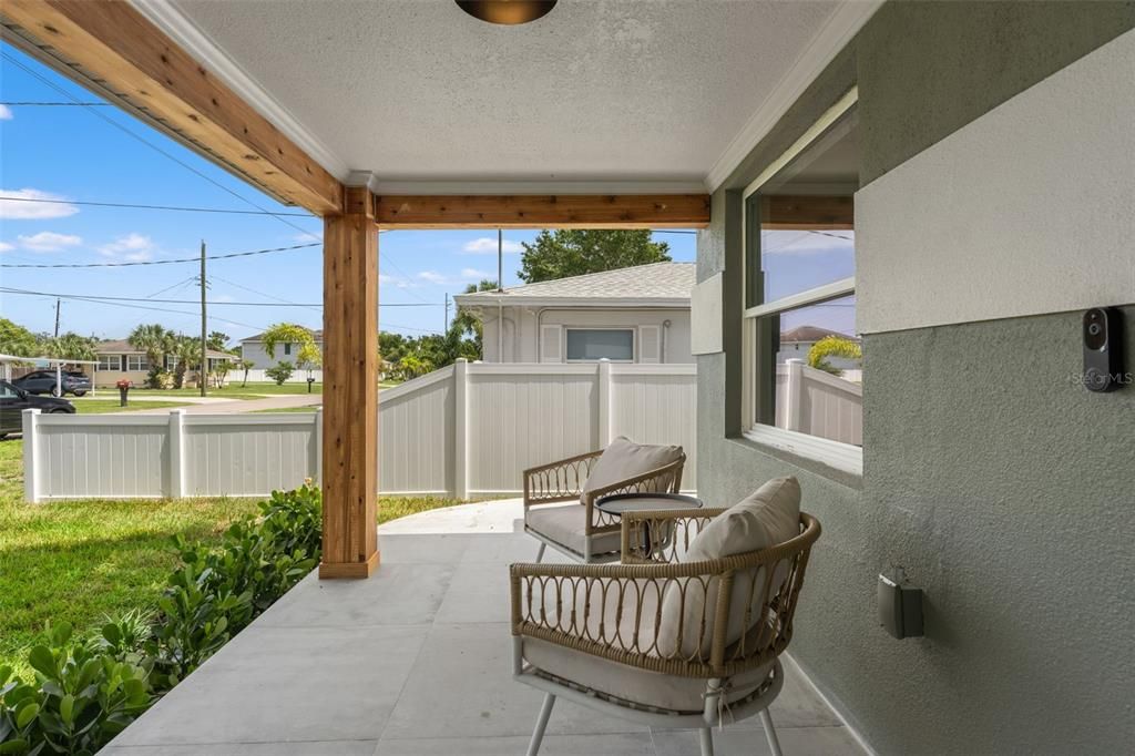For Sale: $575,000 (3 beds, 3 baths, 1574 Square Feet)