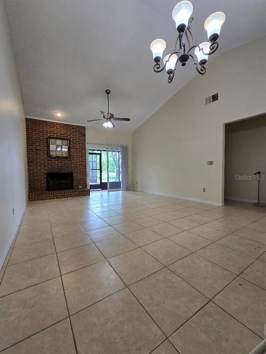 For Rent: $1,800 (2 beds, 2 baths, 1002 Square Feet)