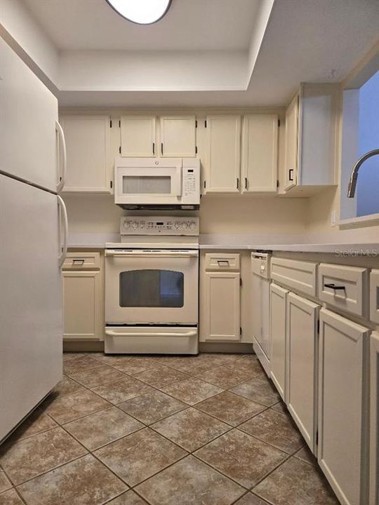 For Rent: $1,800 (2 beds, 2 baths, 1002 Square Feet)