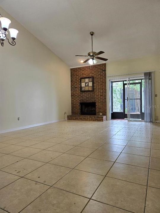 For Rent: $1,800 (2 beds, 2 baths, 1002 Square Feet)