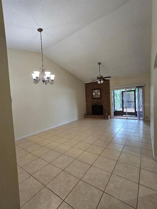 For Rent: $1,800 (2 beds, 2 baths, 1002 Square Feet)