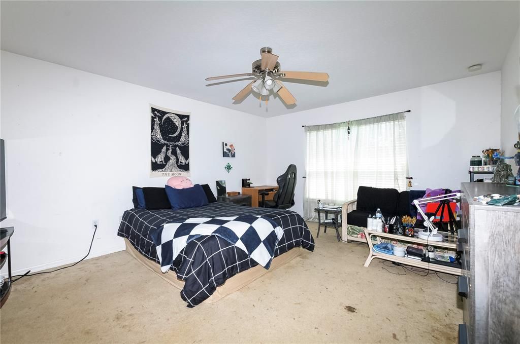 For Sale: $239,999 (4 beds, 2 baths, 2822 Square Feet)
