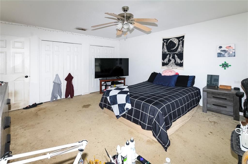 For Sale: $239,999 (4 beds, 2 baths, 2822 Square Feet)