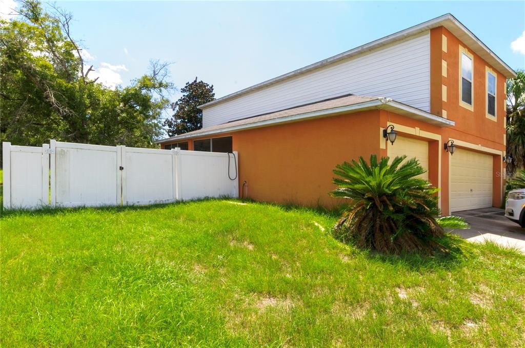For Sale: $239,999 (4 beds, 2 baths, 2822 Square Feet)