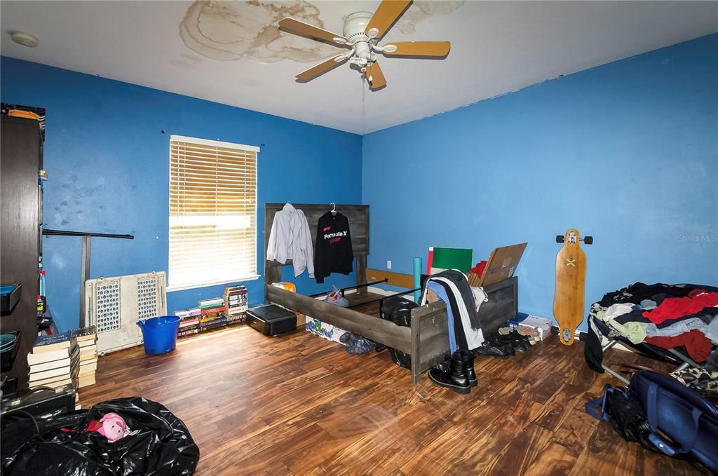 For Sale: $239,999 (4 beds, 2 baths, 2822 Square Feet)