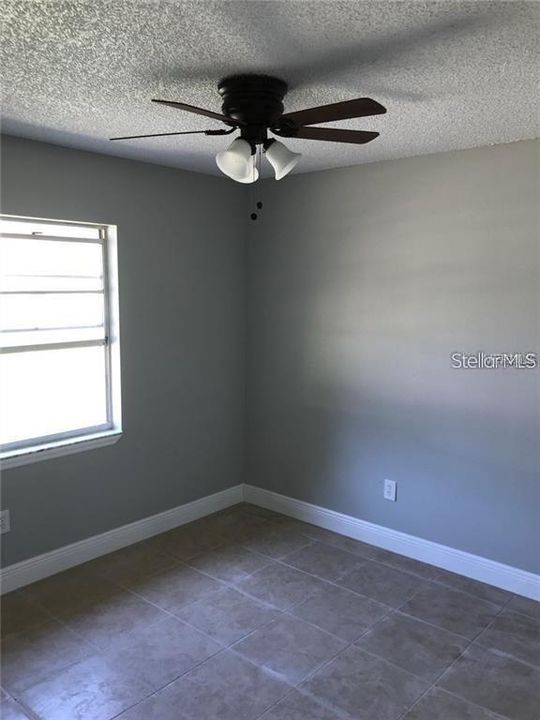 For Rent: $1,250 (2 beds, 1 baths, 950 Square Feet)